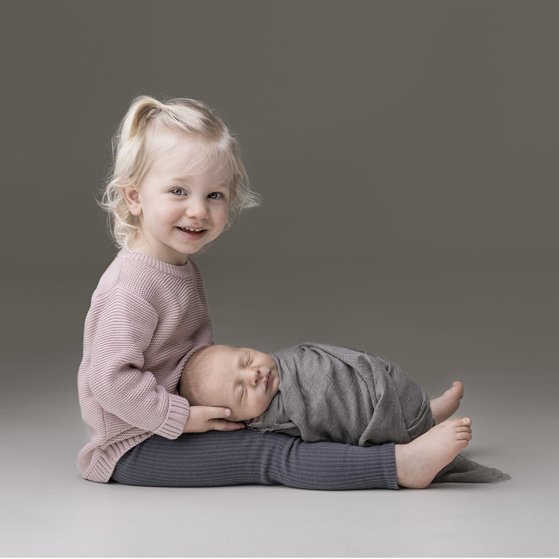 Family professional portrait photography  studio  in Bend OR